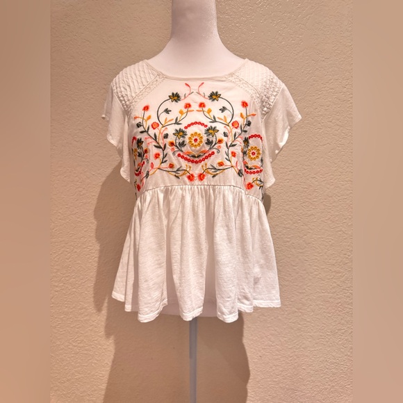 Lucky Brand Tops - Lucky Brand White Embroidered Peplum Top – Size M